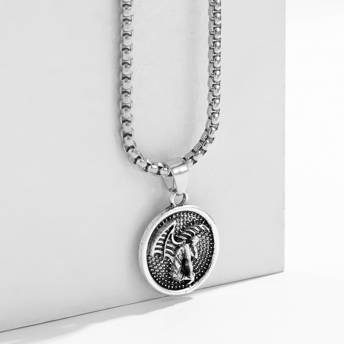 Retro Round Card Necklace Fashion All-Match Sweater