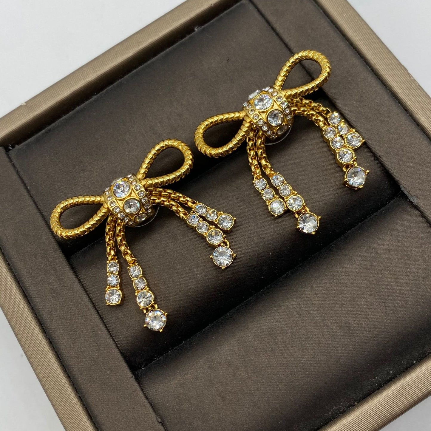 Crystal tassel of luxury, temperament, and socialite style earrings, for women's