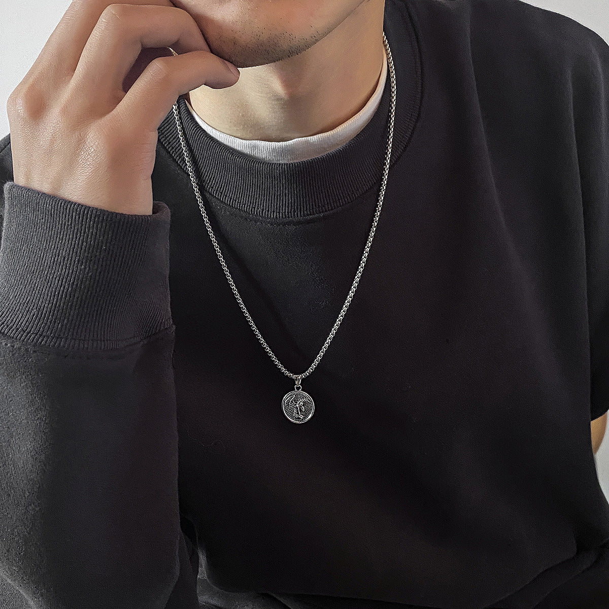 Retro Round Card Necklace Fashion All-Match Sweater