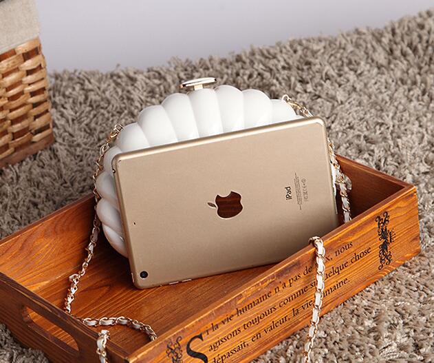 Luxury Pearl Shell Bag Women Gold Clutch Chain