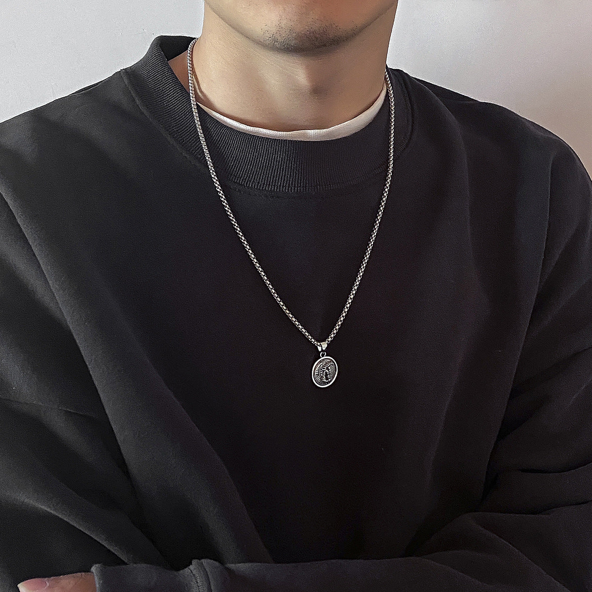 Retro Round Card Necklace Fashion All-Match Sweater